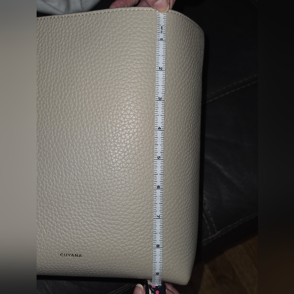 Cuyana Línea Bucket - Picture 12 of 12